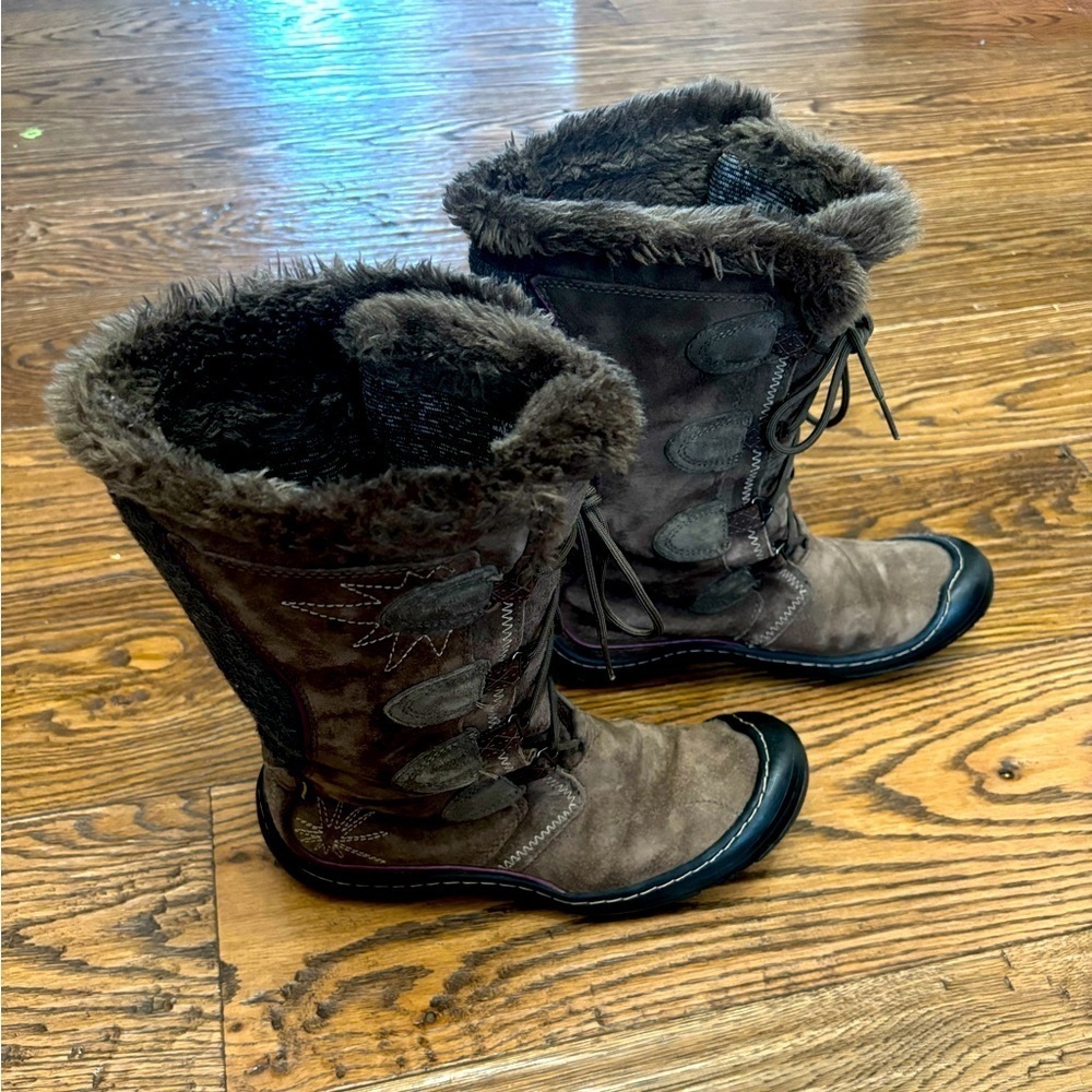 Clark’s Privo waterproof Eskimo boots. 8.5 - Picture 3 of 9